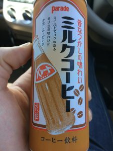 缶ミルクコーヒーの写真