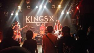 KINGSX-BASE地下道を往く