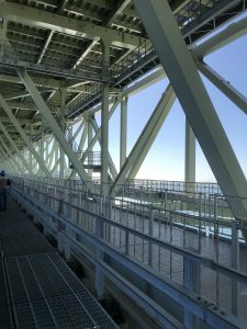 明石海峡大橋通路からの景色