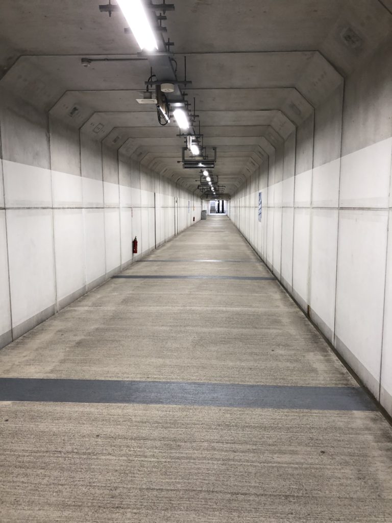 コースの下をはしるトンネル